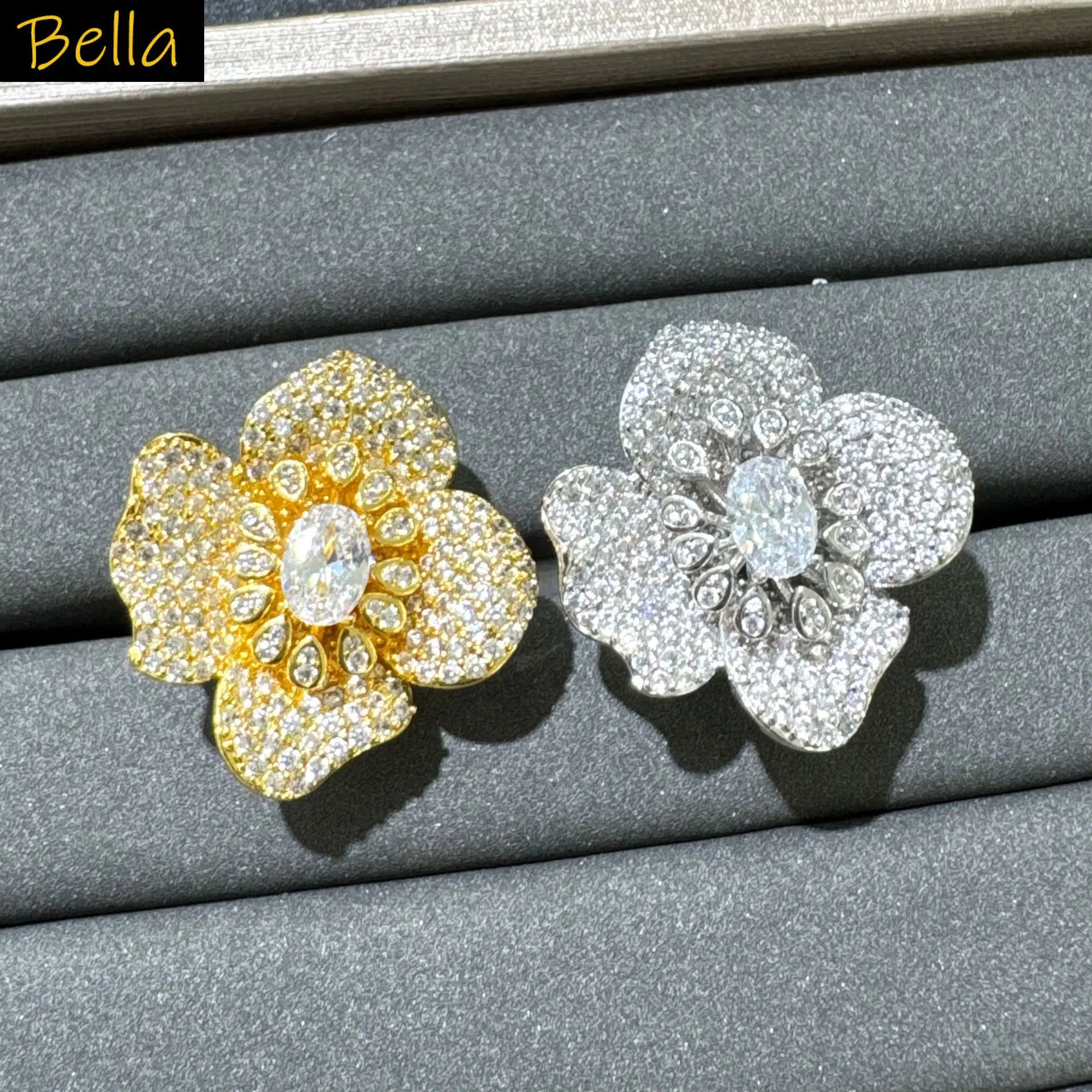 Elegant Flower Stud Earrings, Full Paved Cubic Zirconia Floral Earrings, Gold Silver Plated Statement Jewelry for Women
Elegant Flower Stud Earrings, Full Paved Cubic Zirconia Floral Earrings, Gold Silver Plated Statement Jewelry for Women
