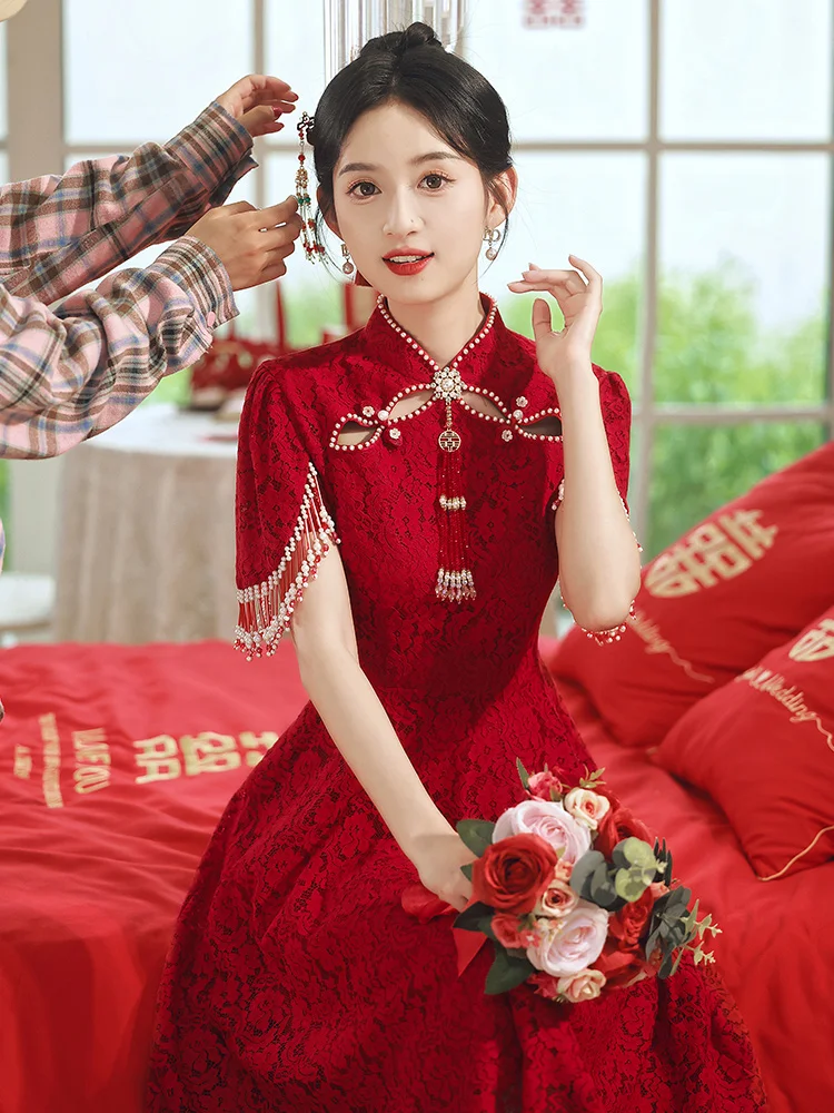 Элегантное красное китайское свадебное платье для молодых невест, приталенное, класса люкс, новое, для церемонии возвращения домой
Элегантное красное китайское свадебное платье для молодых невест, приталенное, класса люкс, новое, для церемонии возвращения домой