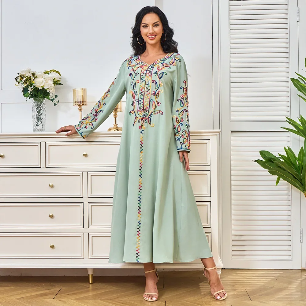 Qatar Muslim Robes. Party Dresses and Evening Gowns with Cord Embroidery Craftsmanship for Ladies From Saudi Arabia and Dubai.
Qatar Muslim Robes. Party Dresses and Evening Gowns with Cord Embroidery Craftsmanship for Ladies From Saudi Arabia and Dubai.