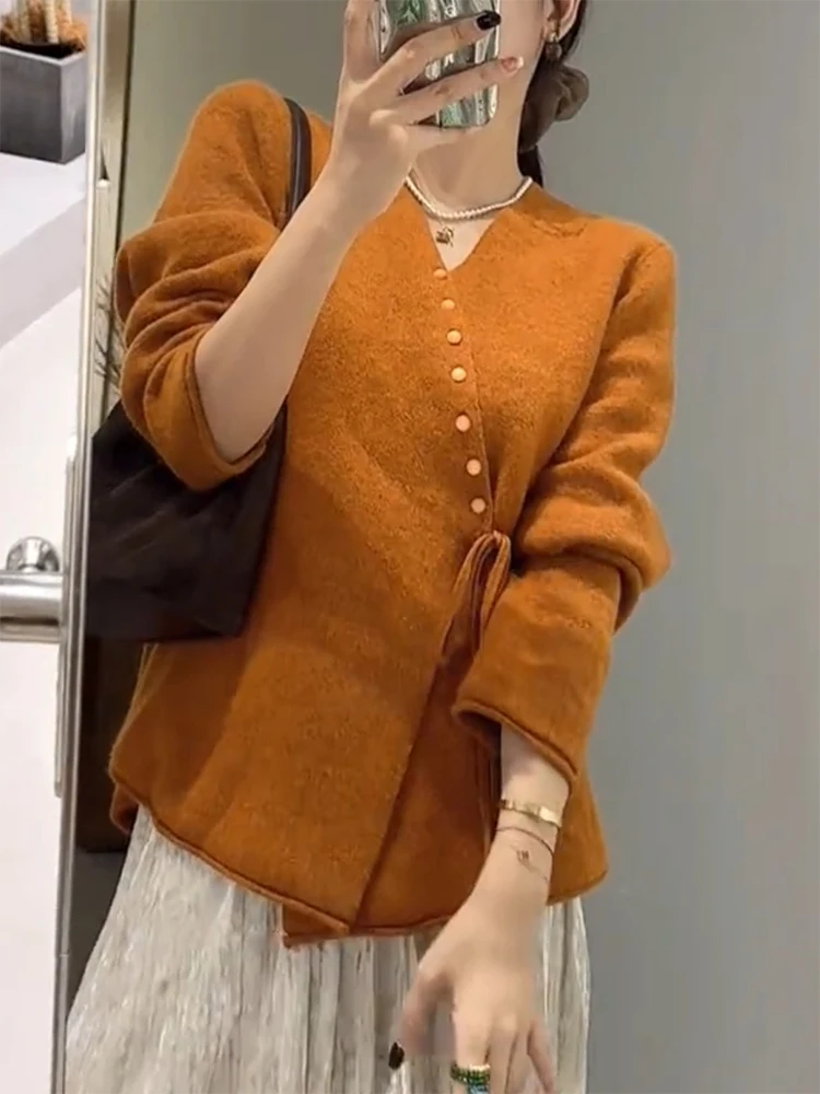 Korean Sle V-Ne Knitwear Women's Faionable Large Size Belted Autumn Winter New Arrival Slimming Top Warmth Bearing
Korean Sle V-Ne Knitwear Women's Faionable Large Size Belted Autumn Winter New Arrival Slimming Top Warmth Bearing