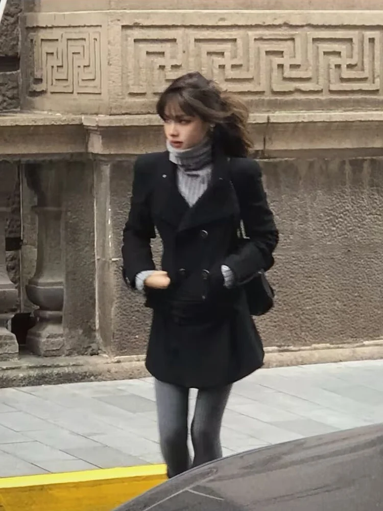 Women's Mid-Length Woolen Suit Jacket Double-Breasted Waist-Cinching Outerwear Autumn Winter Fashion Commute Style
Women's Mid-Length Woolen Suit Jacket Double-Breasted Waist-Cinching Outerwear Autumn Winter Fashion Commute Style