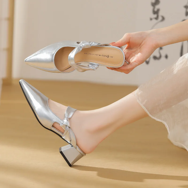 2025 женские тапочки с острым носком, мягкие кожаные туфли-лодочки, женские туфли с ремешком на щиколотке, сандалии на среднем высоком каблуке, шлепанцы Mujer
2025 женские тапочки с острым носком, мягкие кожаные туфли-лодочки, женские туфли с ремешком на щиколотке, сандалии на среднем высоком каблуке, шлепанцы Mujer