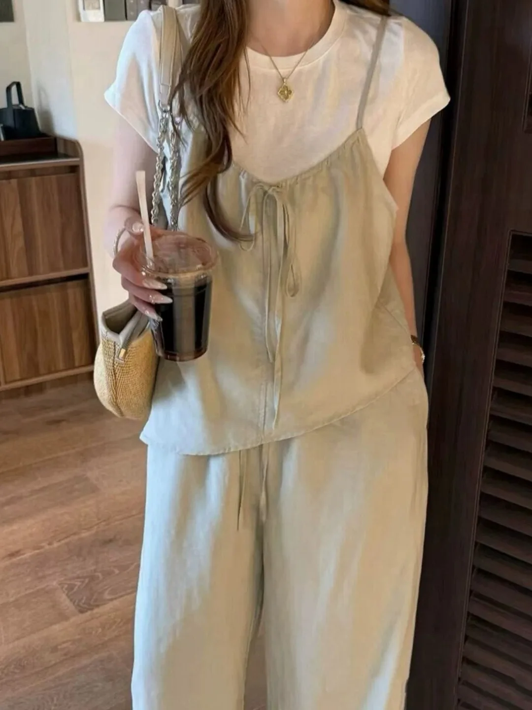 Summer Casual Loose Feeling Strap Vest Short Sleeve T-Shirt Wide Leg Pants Three Piece Set Women's Comfortable Breathable Clo...
Summer Casual Loose Feeling Strap Vest Short Sleeve T-Shirt Wide Leg Pants Three Piece Set Women's Comfortable Breathable Clo...