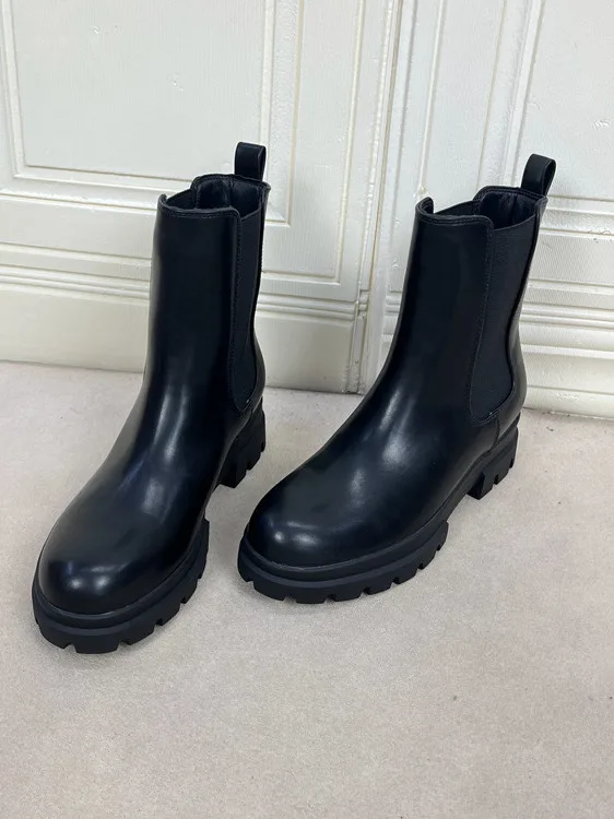 Женские модные ботильоны на меху с круглым носком, на толстом каблуке, водонепроницаемые, на платформе, зимние теплые ботинки
Женские модные ботильоны на меху с круглым носком, на толстом каблуке, водонепроницаемые, на платформе, зимние теплые ботинки