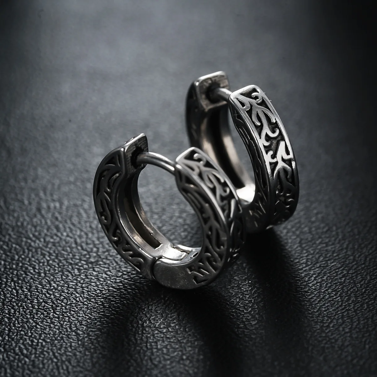 Vintage Ethnic Pattern Titanium Steel Earrings Unisex Unique Design Premium Daily Ear Jewelry
Vintage Ethnic Pattern Titanium Steel Earrings Unisex Unique Design Premium Daily Ear Jewelry