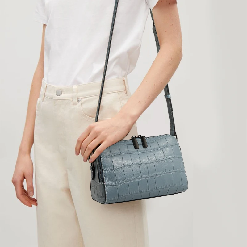 Aidrani Women's Crocodile Pattern Crossbody Bag, New Versatile Genuine Leather Shoulder Bag, Soft Leather Small Bag for Ladies
Aidrani Women's Crocodile Pattern Crossbody Bag, New Versatile Genuine Leather Shoulder Bag, Soft Leather Small Bag for Ladies
