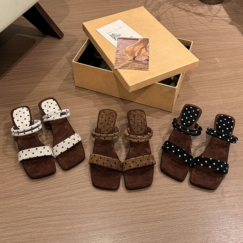 French-style Polka Dot Wedge Shoes 2026 Summer New Slippers, Comfortable One-strap, Not Tiring, Fashionable Sandals
French-style Polka Dot Wedge Shoes 2026 Summer New Slippers, Comfortable One-strap, Not Tiring, Fashionable Sandals