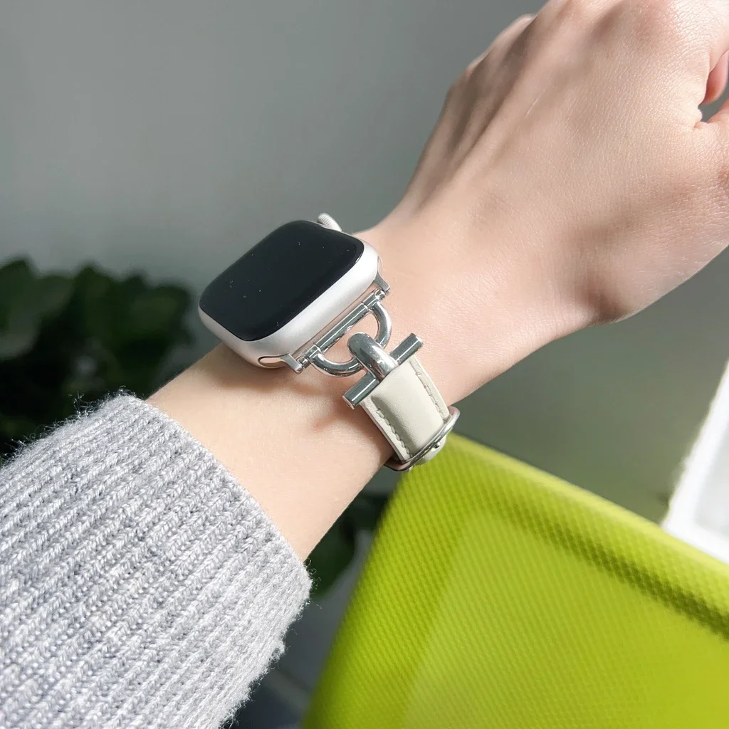 New Leather loop For Apple Watch band women Series Ultra 10/9/8/7/6/5/4/3/2/1 38mm 40mm 41mm 42mm 44mm 45mm 46mm Strap fashion
New Leather loop For Apple Watch band women Series Ultra 10/9/8/7/6/5/4/3/2/1 38mm 40mm 41mm 42mm 44mm 45mm 46mm Strap fashion