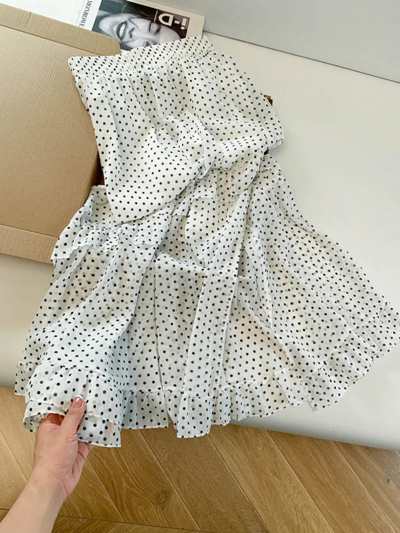 New Summer Fashion Polka Dot Skirt Women Casual Elastic Waist Irregular Chiffon Cake Office Lady Big Swing Skirts
New Summer Fashion Polka Dot Skirt Women Casual Elastic Waist Irregular Chiffon Cake Office Lady Big Swing Skirts