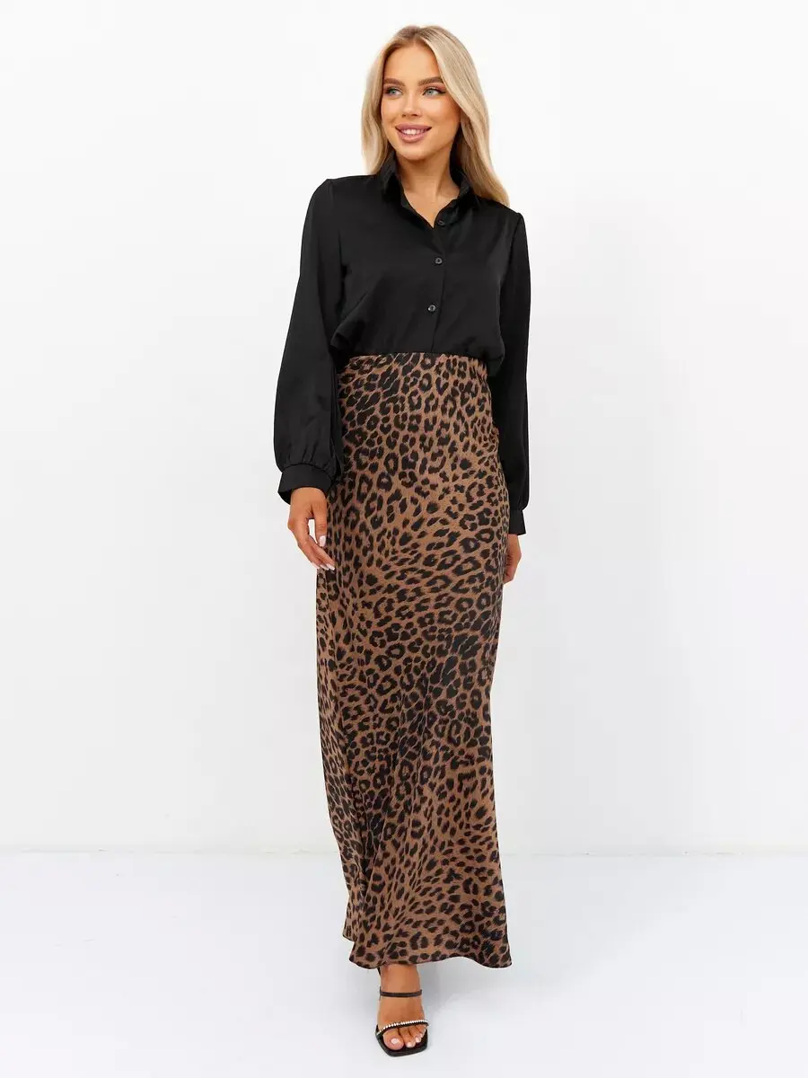 Sexy Leopard Print Long Skirts For Women 2025 Spring Summer Fashion New Vintage Satin Maxi Skirt Female High Waist A-Line Skirt
Sexy Leopard Print Long Skirts For Women 2025 Spring Summer Fashion New Vintage Satin Maxi Skirt Female High Waist A-Line Skirt