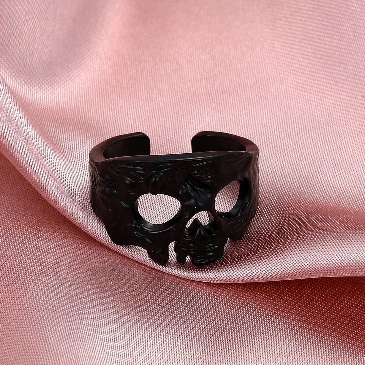 2025 Ghost Vintage Thai Silver Skull Head Ring for Women Men Personality Retro Gothic Opening Adjustable Ring Jewelry Accessorie
2025 Ghost Vintage Thai Silver Skull Head Ring for Women Men Personality Retro Gothic Opening Adjustable Ring Jewelry Accessorie