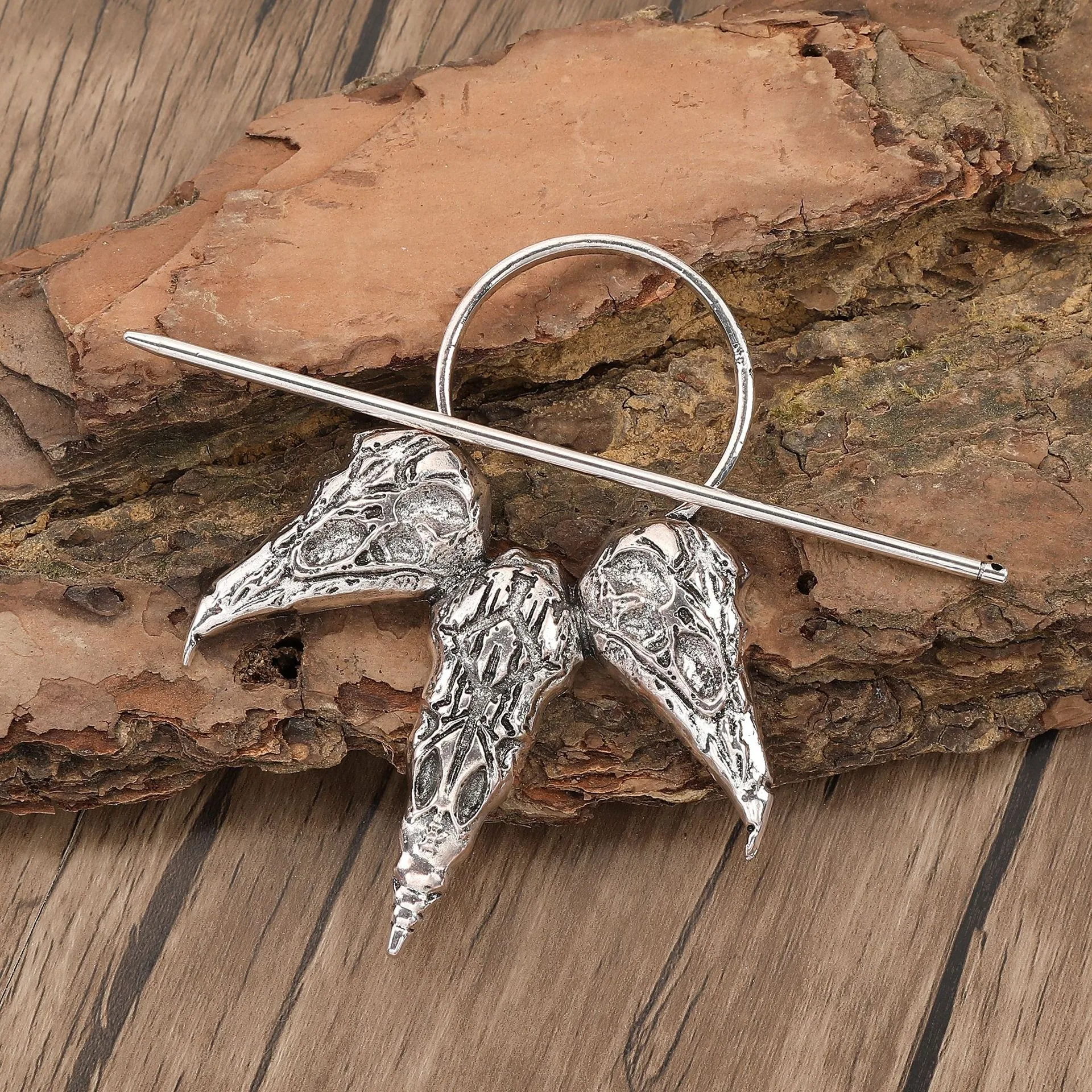 Viking Gothic Three Headed Crow Hairpin Hair Accessories Fashion Scandinavian Norwegian Style Party Accessories Headwear
Viking Gothic Three Headed Crow Hairpin Hair Accessories Fashion Scandinavian Norwegian Style Party Accessories Headwear