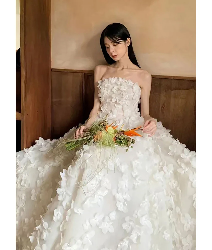 MCDV Customized Graceful Tulle A-Line Pearls Beading 3D Flowers Evening Dress High Quality Strapless Women Wedding Gowns
MCDV Customized Graceful Tulle A-Line Pearls Beading 3D Flowers Evening Dress High Quality Strapless Women Wedding Gowns