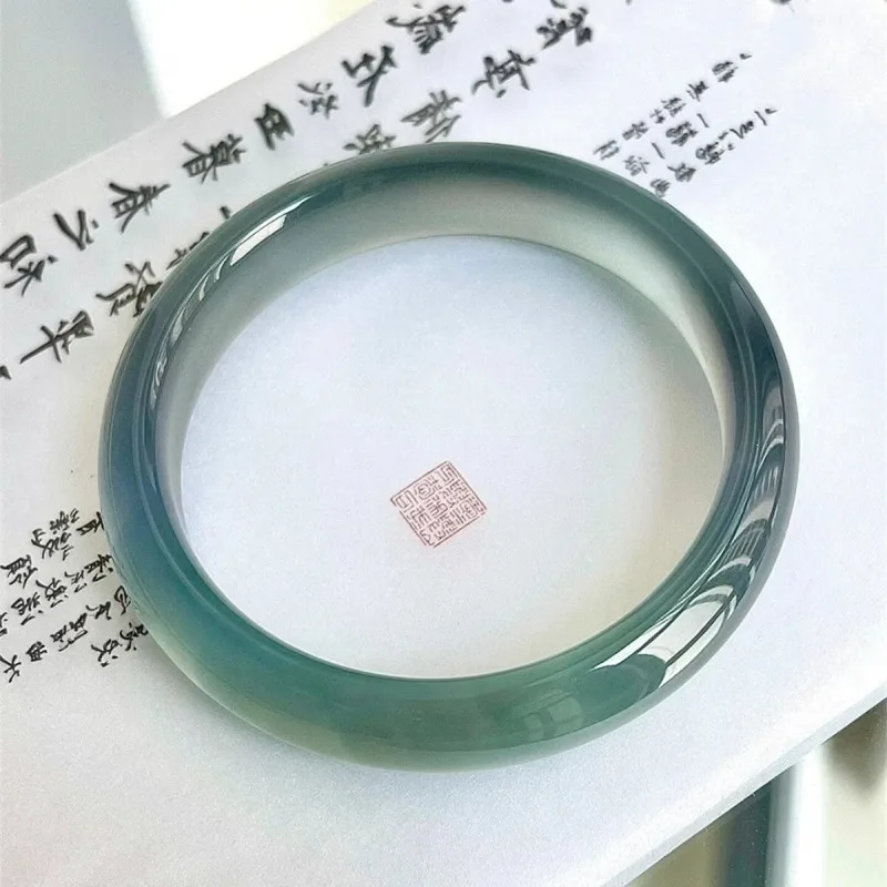 Natural High Ice Blue Chalcedony Agate Bracelet, Fashionable and Elegant Daily Jade Bracelet
Natural High Ice Blue Chalcedony Agate Bracelet, Fashionable and Elegant Daily Jade Bracelet