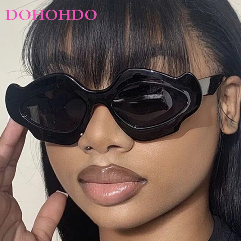 Luxury Brand Designer Small Frame Personality Irregular Cat Eye Sunglasses Women Men Outdoor Beach Traveling Sun Glasses UV400
Luxury Brand Designer Small Frame Personality Irregular Cat Eye Sunglasses Women Men Outdoor Beach Traveling Sun Glasses UV400