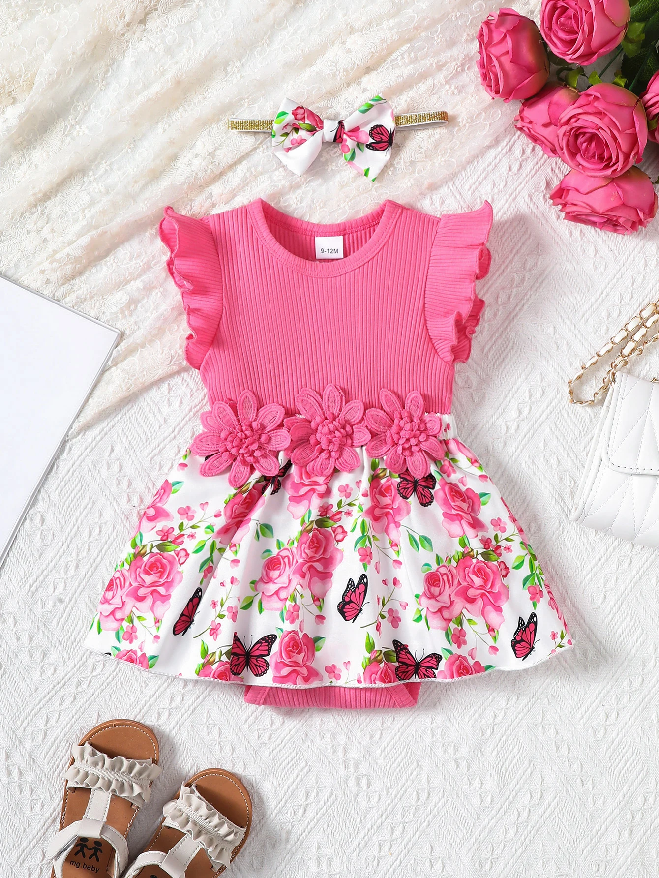 Летний комбинезон без рукавов с цветочным принтом для маленьких девочек 0-1 лет
Летний комбинезон без рукавов с цветочным принтом для маленьких девочек 0-1 лет