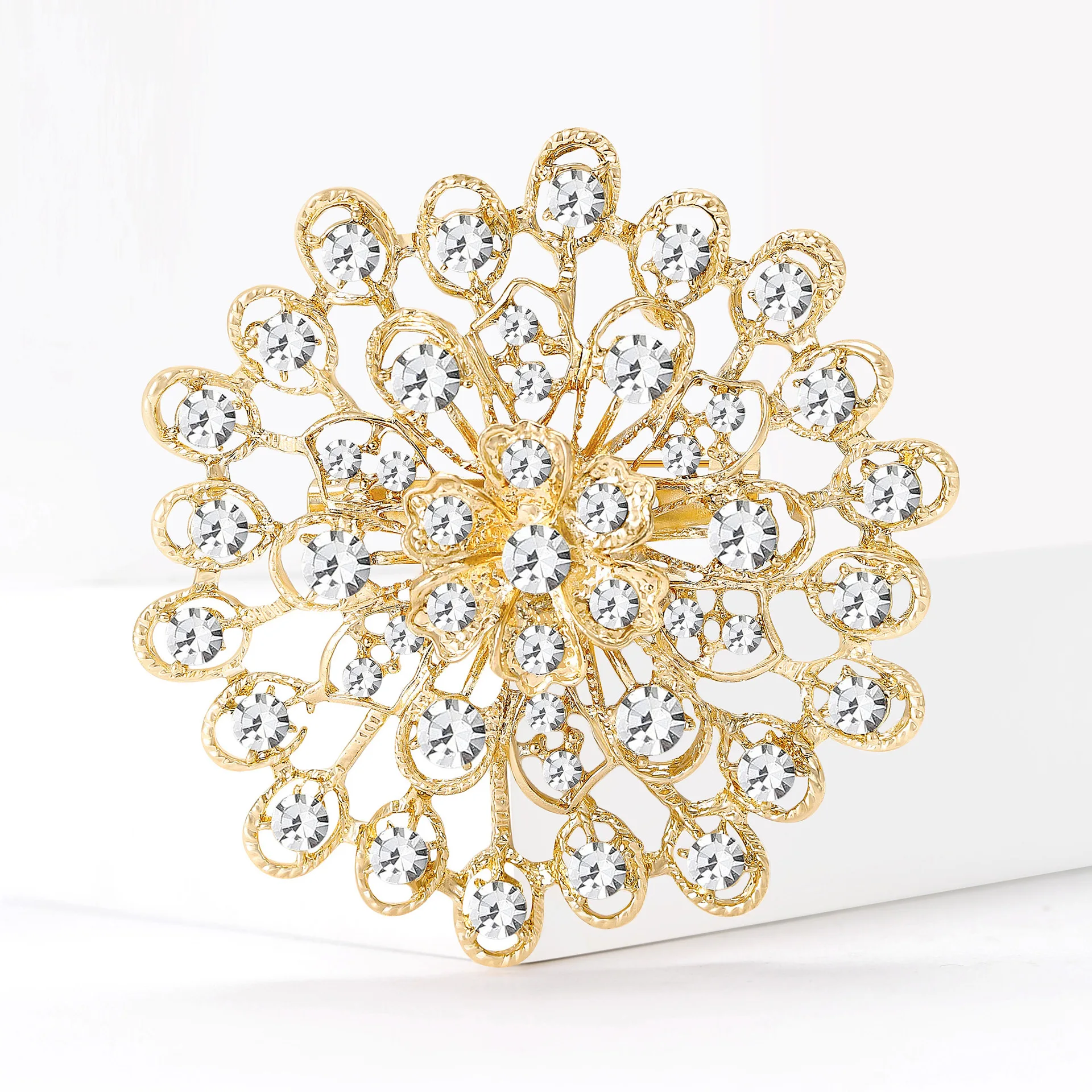Fashionable And Light Luxury Water Diamond Sunflower Brooch, Ladies' Charm Hollowed-Out Suit Accessories For Sale, Jewelry Gifts
Fashionable And Light Luxury Water Diamond Sunflower Brooch, Ladies' Charm Hollowed-Out Suit Accessories For Sale, Jewelry Gifts