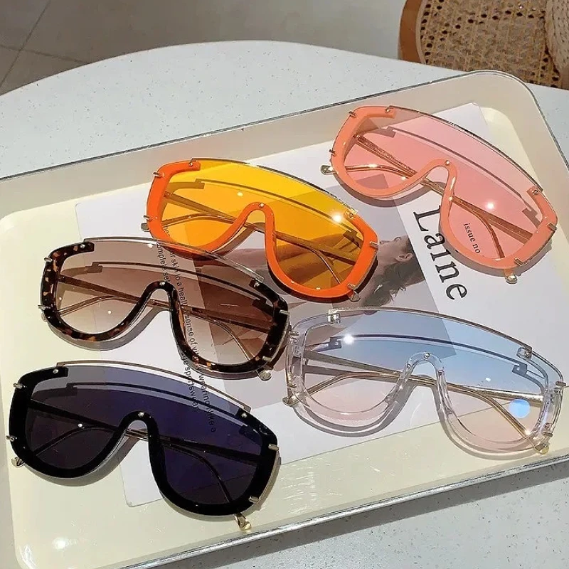 2025 Y2k Stylish Sunglasses for Women Men Gradient Outdoor UV Protection Shades Luxury Brand Design Futuristic Men Sun Glasses
2025 Y2k Stylish Sunglasses for Women Men Gradient Outdoor UV Protection Shades Luxury Brand Design Futuristic Men Sun Glasses