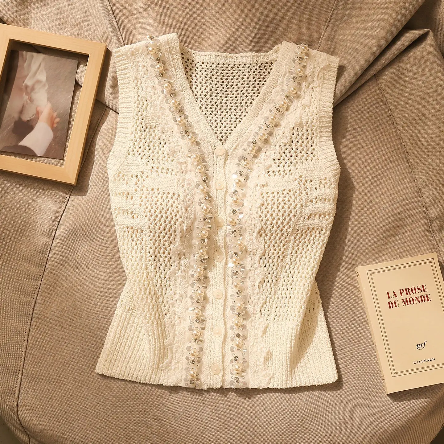 Women‘s White Crochet Sleeveless Vest Pearl & Sequin Beaded Openwork Cardigan Summer Boho Knit Waistcoat
Women‘s White Crochet Sleeveless Vest Pearl & Sequin Beaded Openwork Cardigan Summer Boho Knit Waistcoat