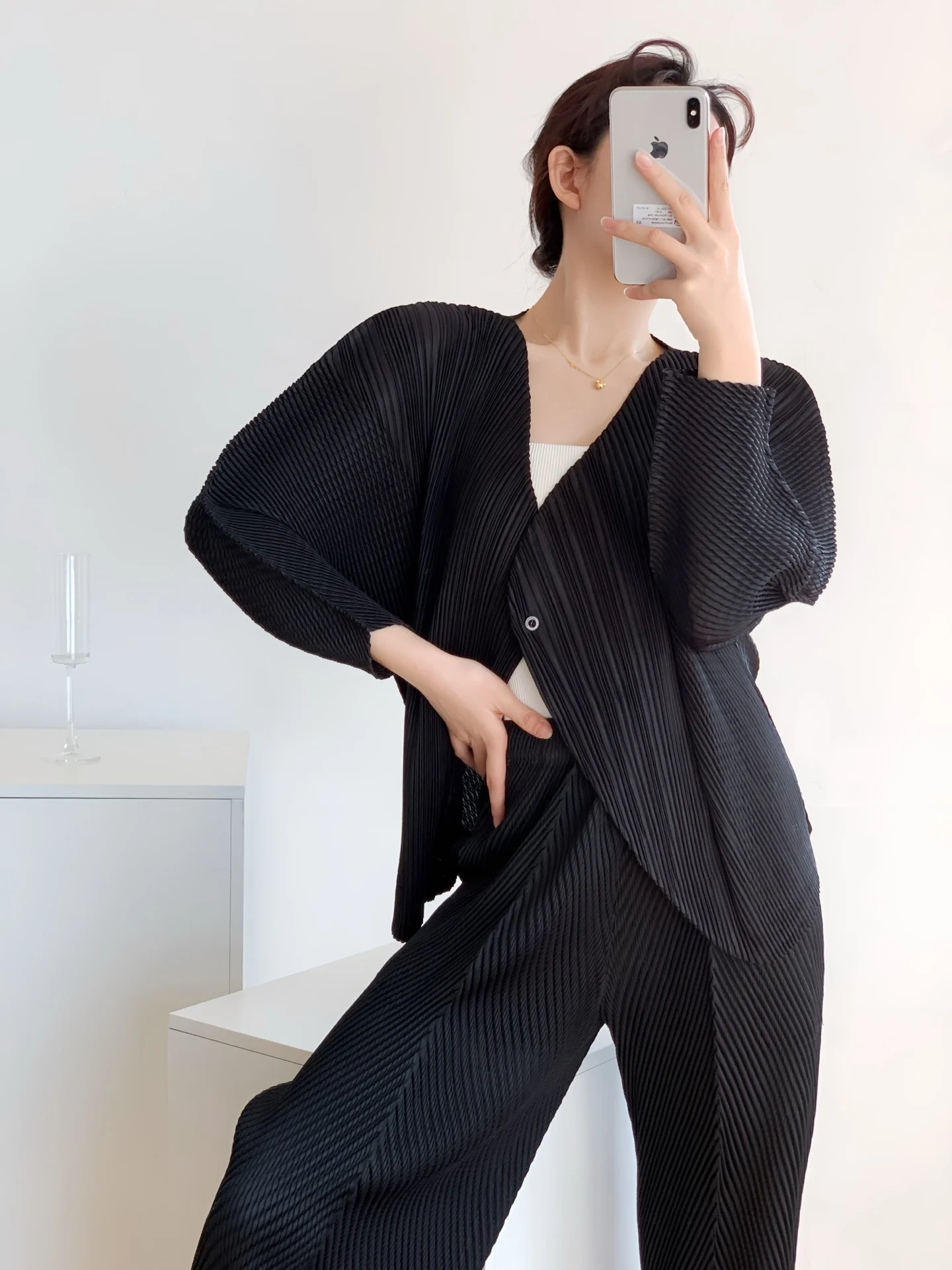 Плиссированная однотонная куртка Miyake, весна-лето 2024, новая прессованная плиссированная куртка, кардиган, сто высококлассных топов
Плиссированная однотонная куртка Miyake, весна-лето 2024, новая прессованная плиссированная куртка, кардиган, сто высококлассных топов