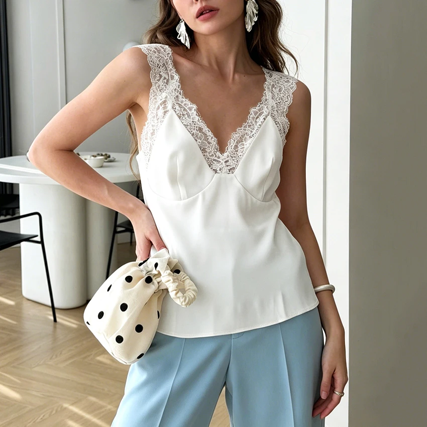 Linad Summer Sexy White Lace V Neck Tank Top Street Chic Slim Embroidery Sleeveless Vest Female 2026 Casual Satin Pleated Tops
Linad Summer Sexy White Lace V Neck Tank Top Street Chic Slim Embroidery Sleeveless Vest Female 2026 Casual Satin Pleated Tops