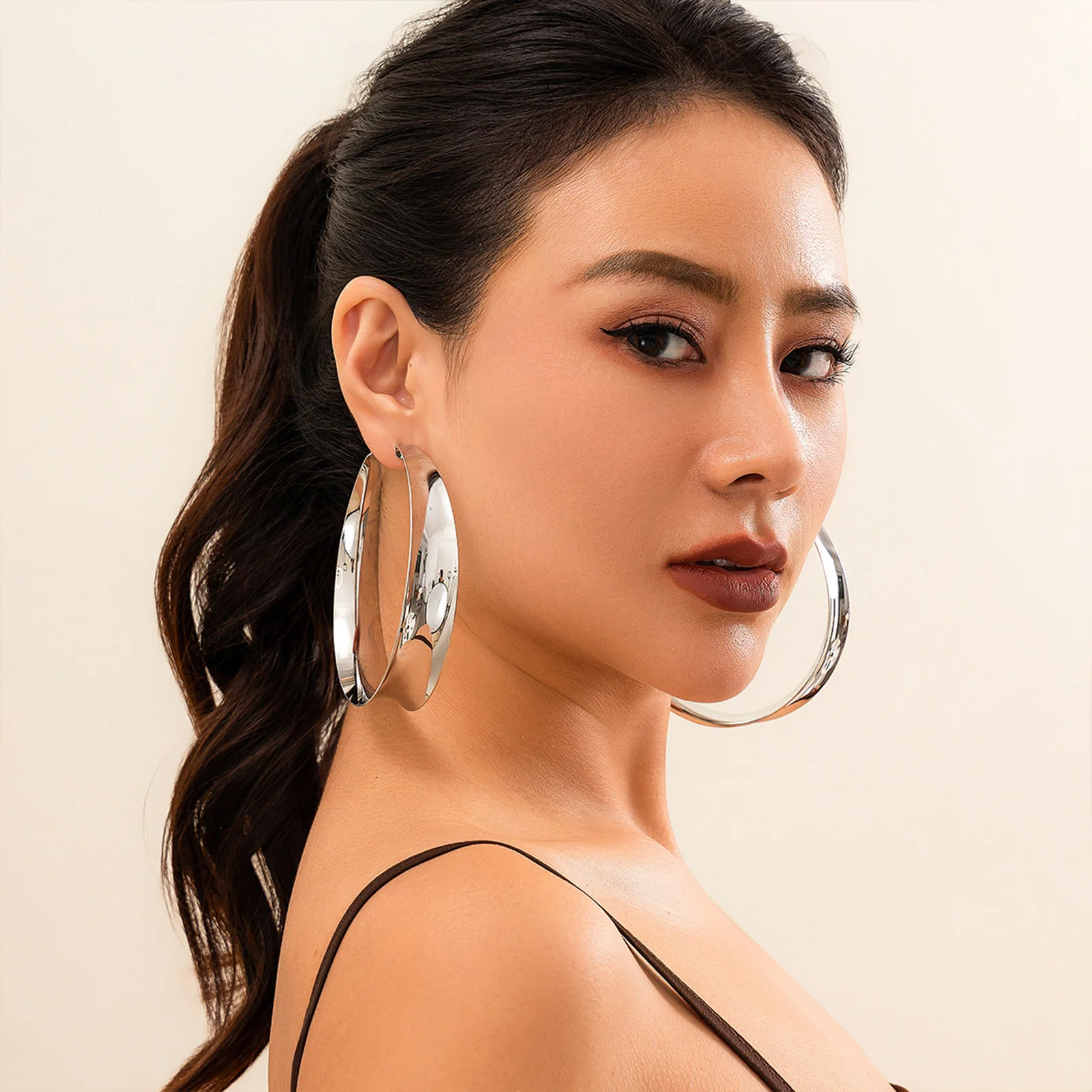 Hoop Earrings for Women Teen Geometric Shape Design Simple Hoop Earrings for Birthday Stage Party Show Balls
Hoop Earrings for Women Teen Geometric Shape Design Simple Hoop Earrings for Birthday Stage Party Show Balls