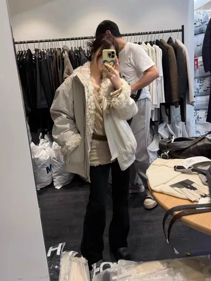 Зимняя женская парка Jaet с воротником-стойкой на подкладке из овечьего меха, однотонное повседневное пальто в Корейском стиле, длинное све, на молнии
Зимняя женская парка Jaet с воротником-стойкой на подкладке из овечьего меха, однотонное повседневное пальто в Корейском стиле, длинное све, на молнии