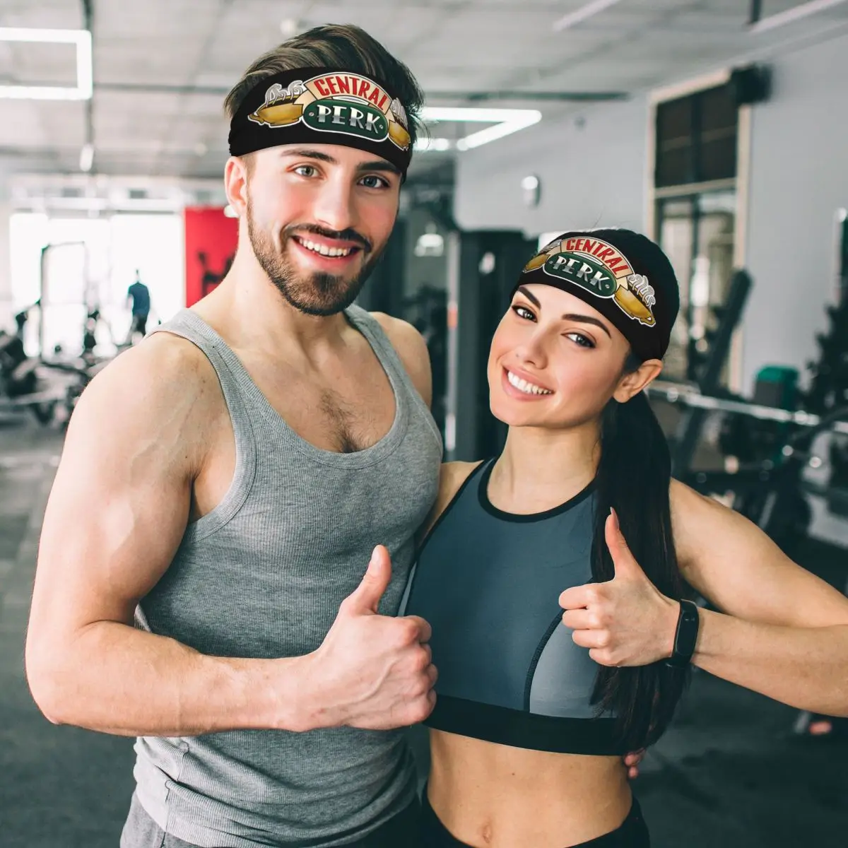 Изготовленная на заказ спортивная повязка Central Perk Friends для мужчин и женщин, впитывающая влагу спортивная повязка для тренажерного зала, йоги, бега
Изготовленная на заказ спортивная повязка Central Perk Friends для мужчин и женщин, впитывающая влагу спортивная повязка для тренажерного зала, йоги, бега