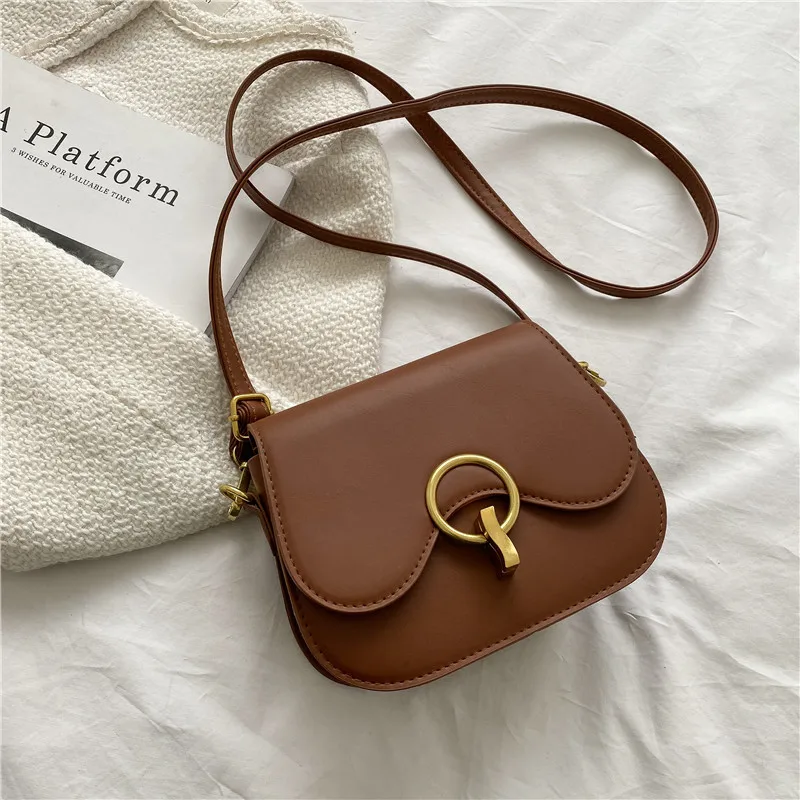 Retro saddle bag for women, new Winter fashion and simple single-shoulder crossbody bag for casual commuting
Retro saddle bag for women, new Winter fashion and simple single-shoulder crossbody bag for casual commuting