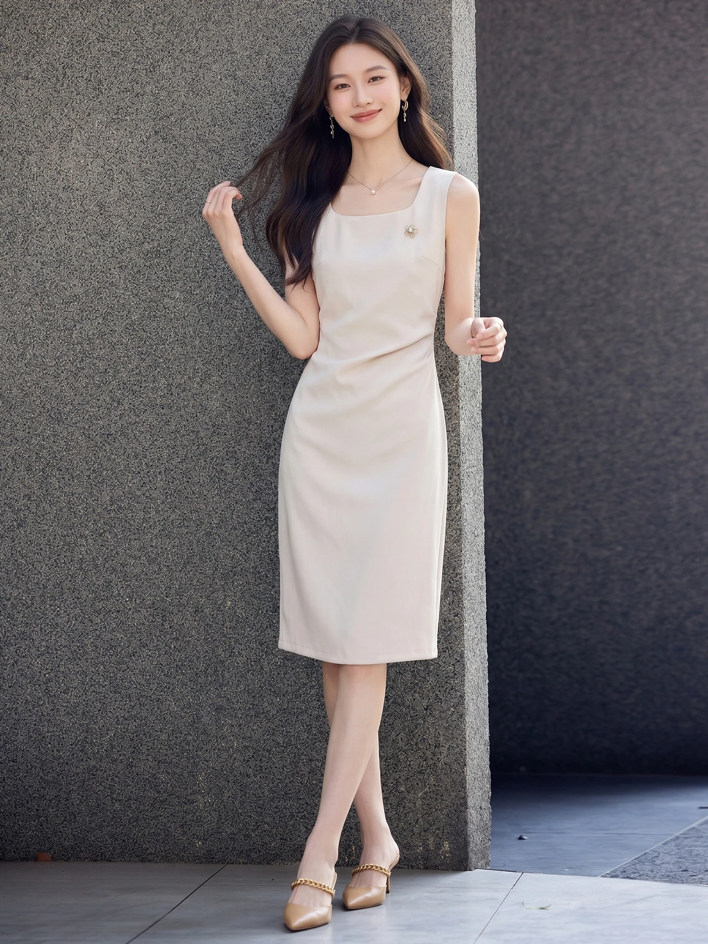 Slim Fit Sleeveless Vest Dress Women's Summer 2026 New Style Base Layer Inner Wear High-End Sensation City Commute Dress
Slim Fit Sleeveless Vest Dress Women's Summer 2026 New Style Base Layer Inner Wear High-End Sensation City Commute Dress
