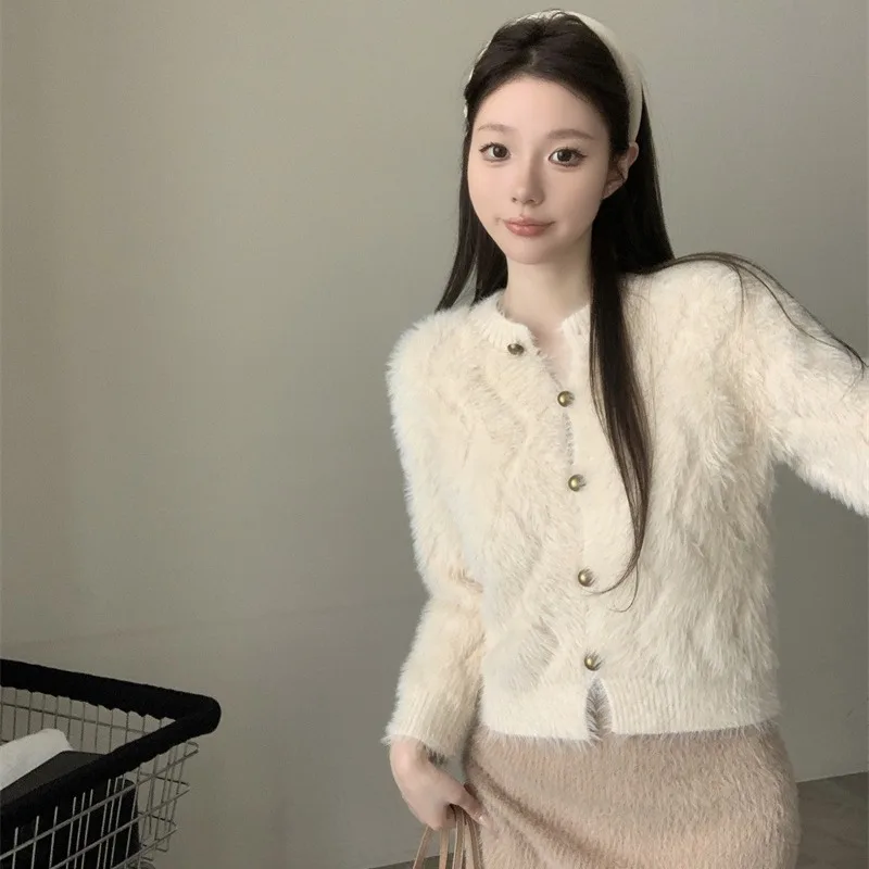 Мягкий норковый вязаный свитер, пальто, женский свободный крой, осень-зима, новый милый вязаный открытый кардиган Fem Faion, повседневная одежда
Мягкий норковый вязаный свитер, пальто, женский свободный крой, осень-зима, новый милый вязаный открытый кардиган Fem Faion, повседневная одежда