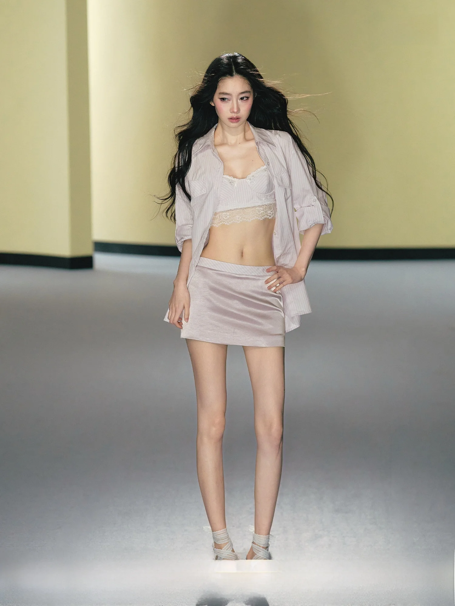 AGAM Summer Lace Trimmed Loose Shirt Satin Skirt Set Women's Fashion Three-Piece Suit Short Length Low Waist Bikini Set
AGAM Summer Lace Trimmed Loose Shirt Satin Skirt Set Women's Fashion Three-Piece Suit Short Length Low Waist Bikini Set