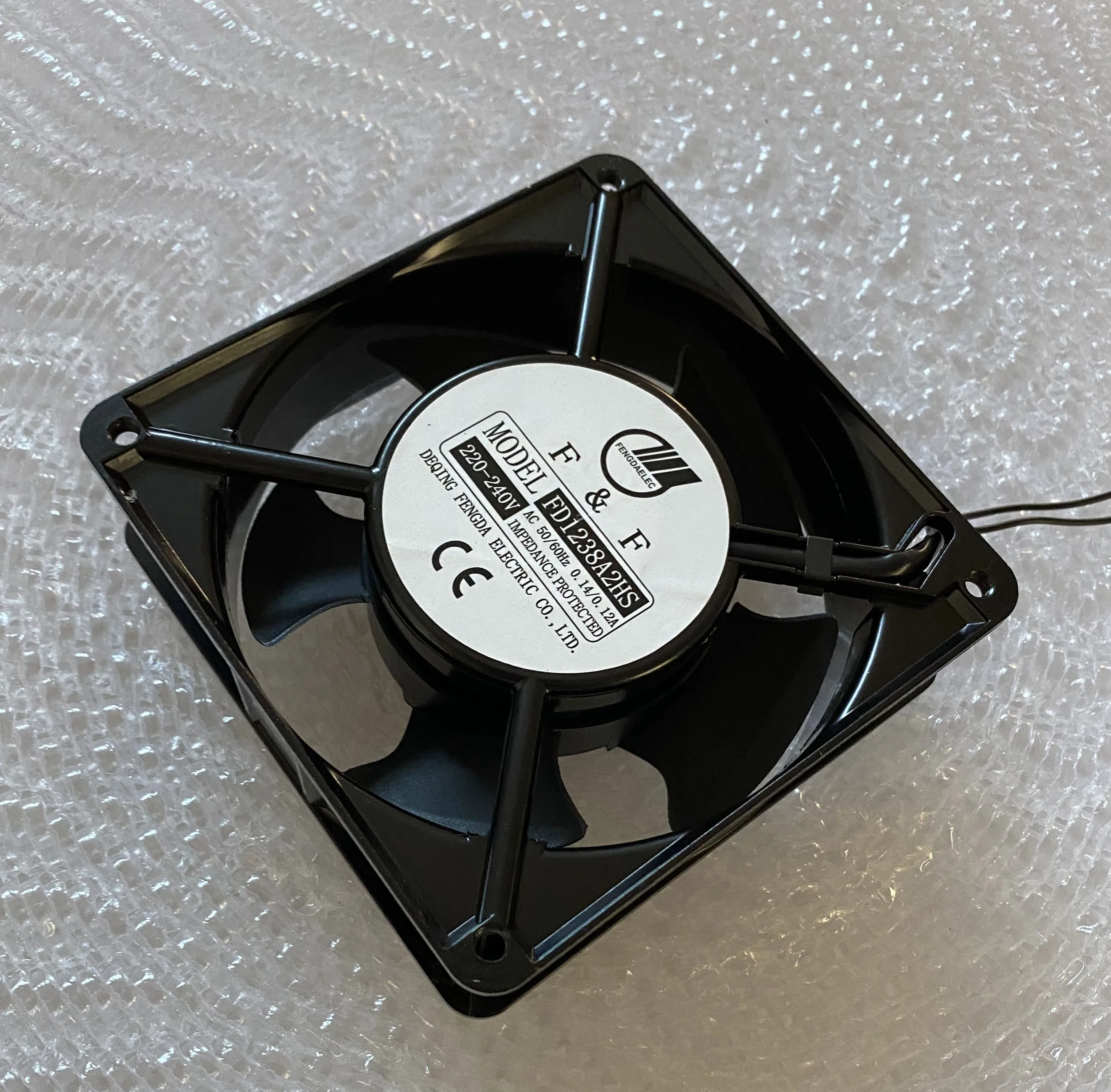 FD1238A2HS AC 220-240V 0.14/0.12A 120x120x38mm 2-Wire Server Cooling Fan
FD1238A2HS AC 220-240V 0.14/0.12A 120x120x38mm 2-Wire Server Cooling Fan