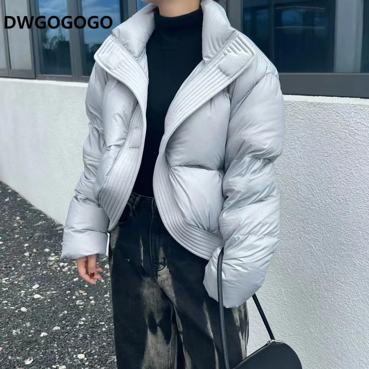 2023 New Fashion Women Short Bread Down Winter Warm Solid Jacket Stand Up Collar Cardigan Down Jacket Outerwear Padded Coat
2023 New Fashion Women Short Bread Down Winter Warm Solid Jacket Stand Up Collar Cardigan Down Jacket Outerwear Padded Coat