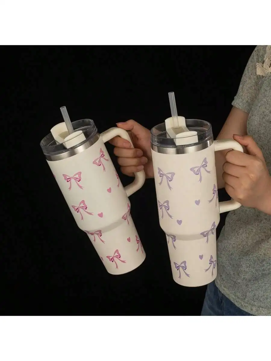 1200ml Large Capacity Insulated Water Bottle With Handle And Straw, Bow Pattern, Dual Lid For Travel Gym Outdoor
1200ml Large Capacity Insulated Water Bottle With Handle And Straw, Bow Pattern, Dual Lid For Travel Gym Outdoor