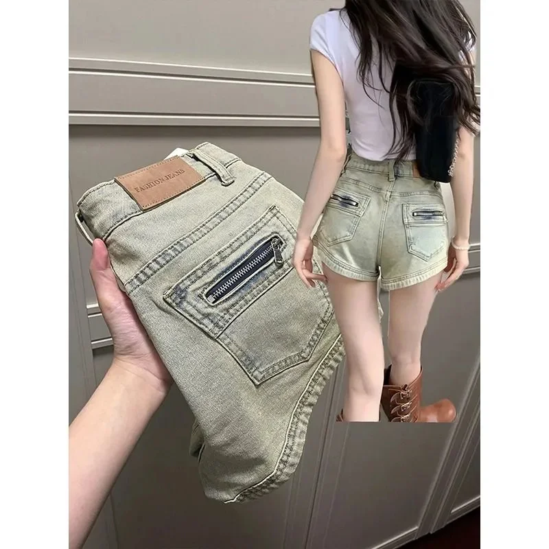 Vintage Design Pocket Zipper Denim Shorts Women High Waist Spicy Girl A-line Straight Tube Pants Summer New Slimming Hot Pants
Vintage Design Pocket Zipper Denim Shorts Women High Waist Spicy Girl A-line Straight Tube Pants Summer New Slimming Hot Pants