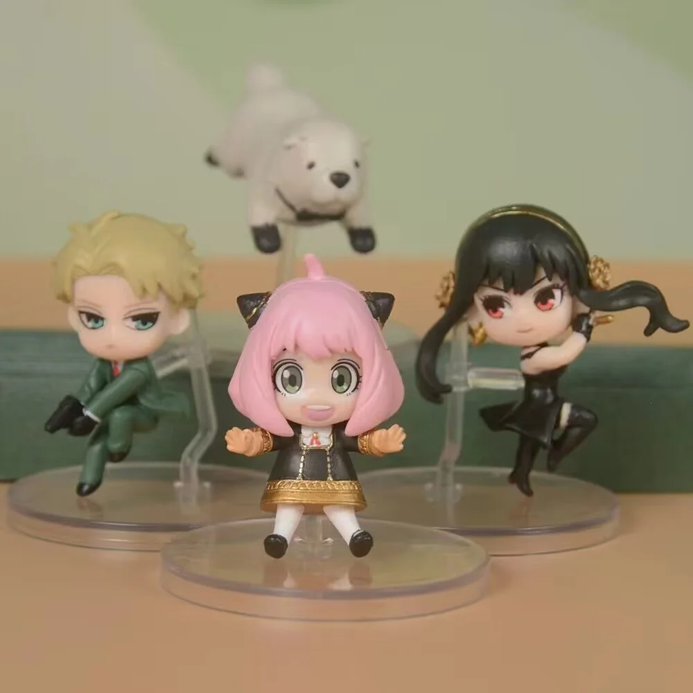 Anime character spy family figurine, Ania, Loid, Yor figurine model desktop ornament
Anime character spy family figurine, Ania, Loid, Yor figurine model desktop ornament
