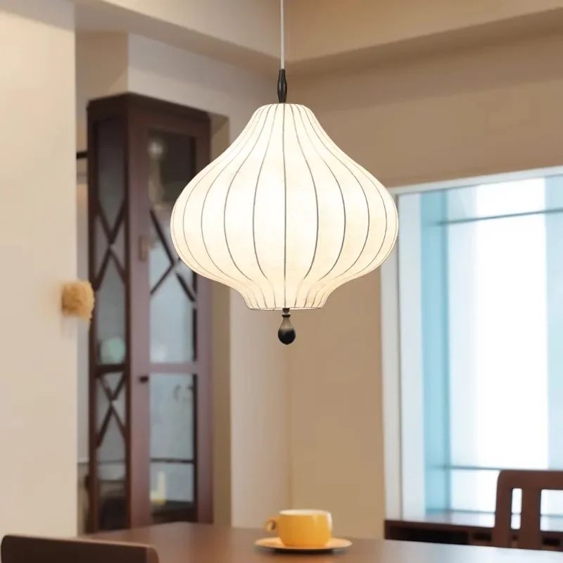 Japanese Wabi Sabi Silk Lantern Chandelier Lighting Bedroom Bar Left Living Room Pendant Lights Home Led Hanging Lamps Fixtures
Japanese Wabi Sabi Silk Lantern Chandelier Lighting Bedroom Bar Left Living Room Pendant Lights Home Led Hanging Lamps Fixtures