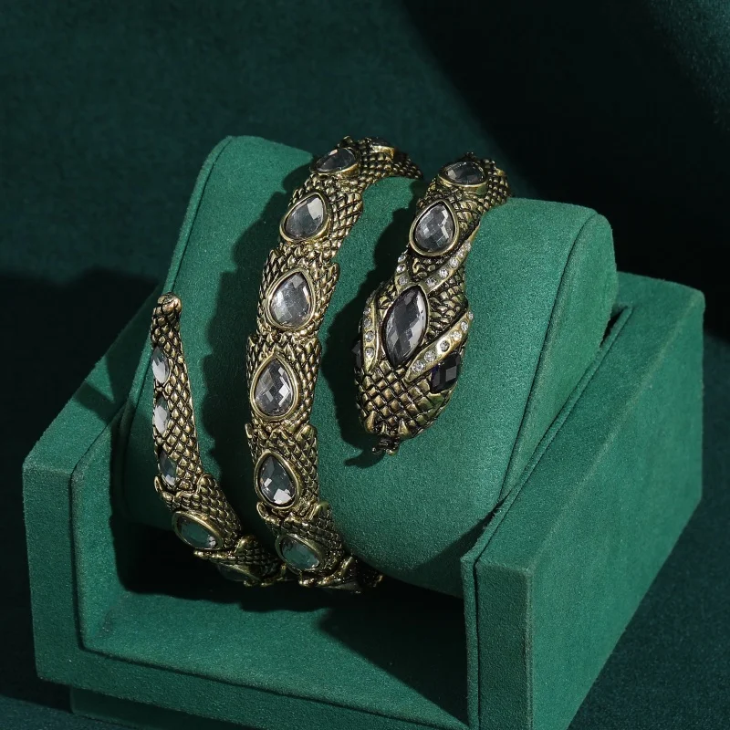 Vintage Snake Bracelet Designer Antique Gold Plated Crystal Jewelry Gifts 2026 Brand Luxury Bangles New Woman Accessory Bohemian
Vintage Snake Bracelet Designer Antique Gold Plated Crystal Jewelry Gifts 2026 Brand Luxury Bangles New Woman Accessory Bohemian