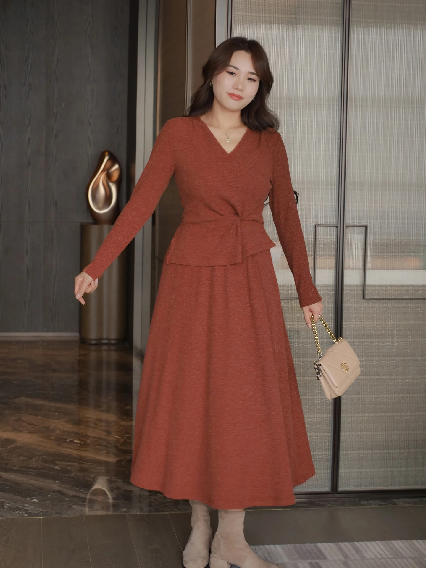 Оригинальное вязаное платье ERINA больших размеров для осени и зимы, винтажное, с эффектом похудения, длинное, женское, с высокой талией, из мягкого полиэстера
Оригинальное вязаное платье ERINA больших размеров для осени и зимы, винтажное, с эффектом похудения, длинное, женское, с высокой талией, из мягкого полиэстера