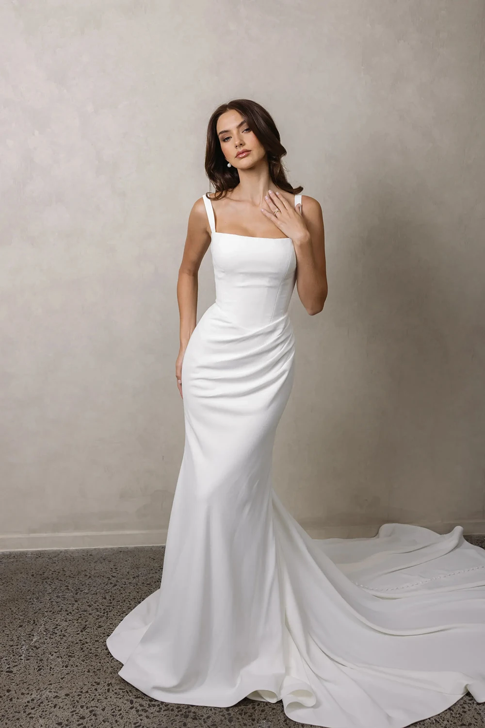 Simple Elegant Wedding Dresses Mermaid Square Neck Sleeveless Fitted Back Button White Bridal Gown Long Train Customized
Simple Elegant Wedding Dresses Mermaid Square Neck Sleeveless Fitted Back Button White Bridal Gown Long Train Customized