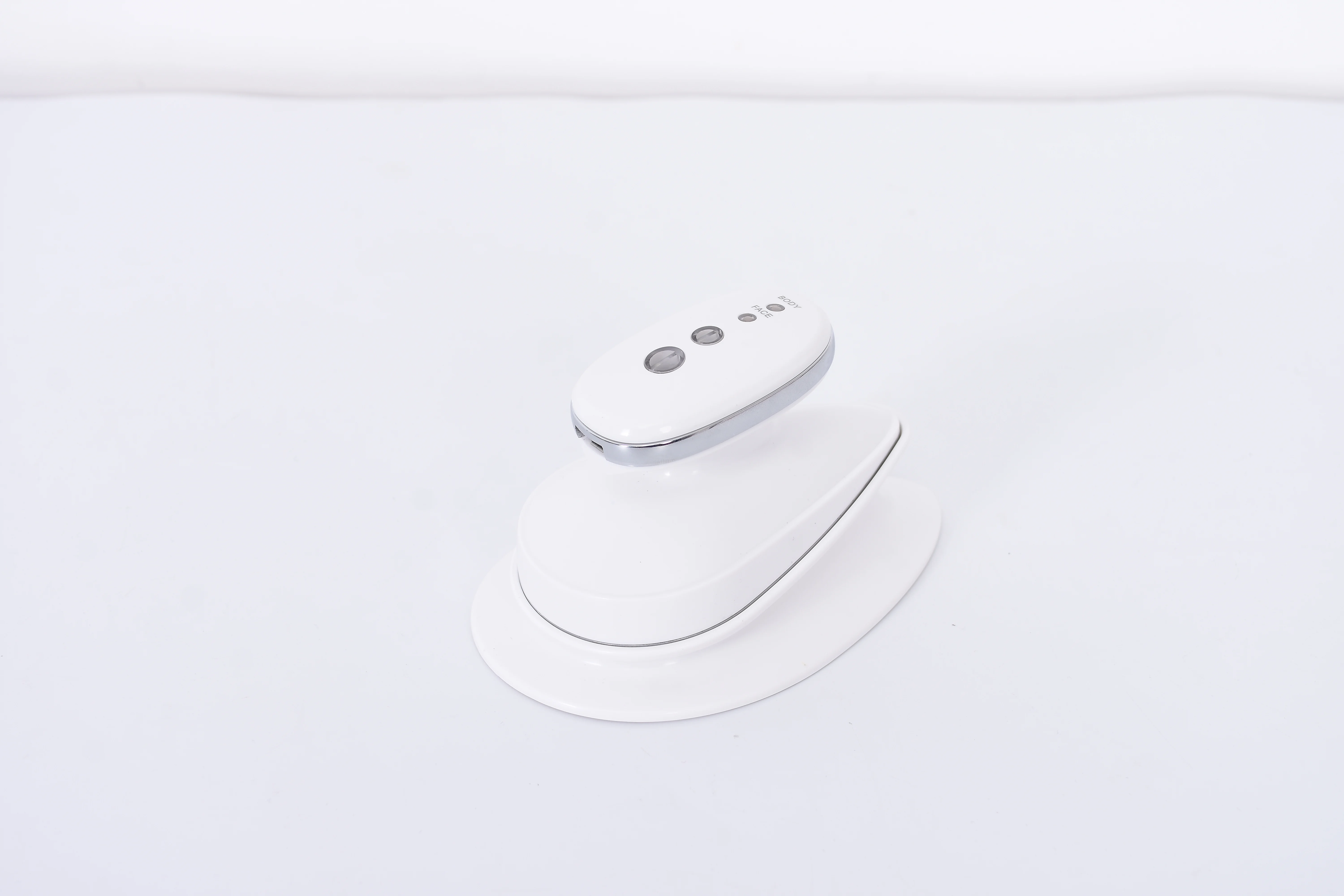New skin Mini ABS & stainless Steel electric beauty device for anti-wrinkle and face slimming, home use fine facial patterns
New skin Mini ABS & stainless Steel electric beauty device for anti-wrinkle and face slimming, home use fine facial patterns