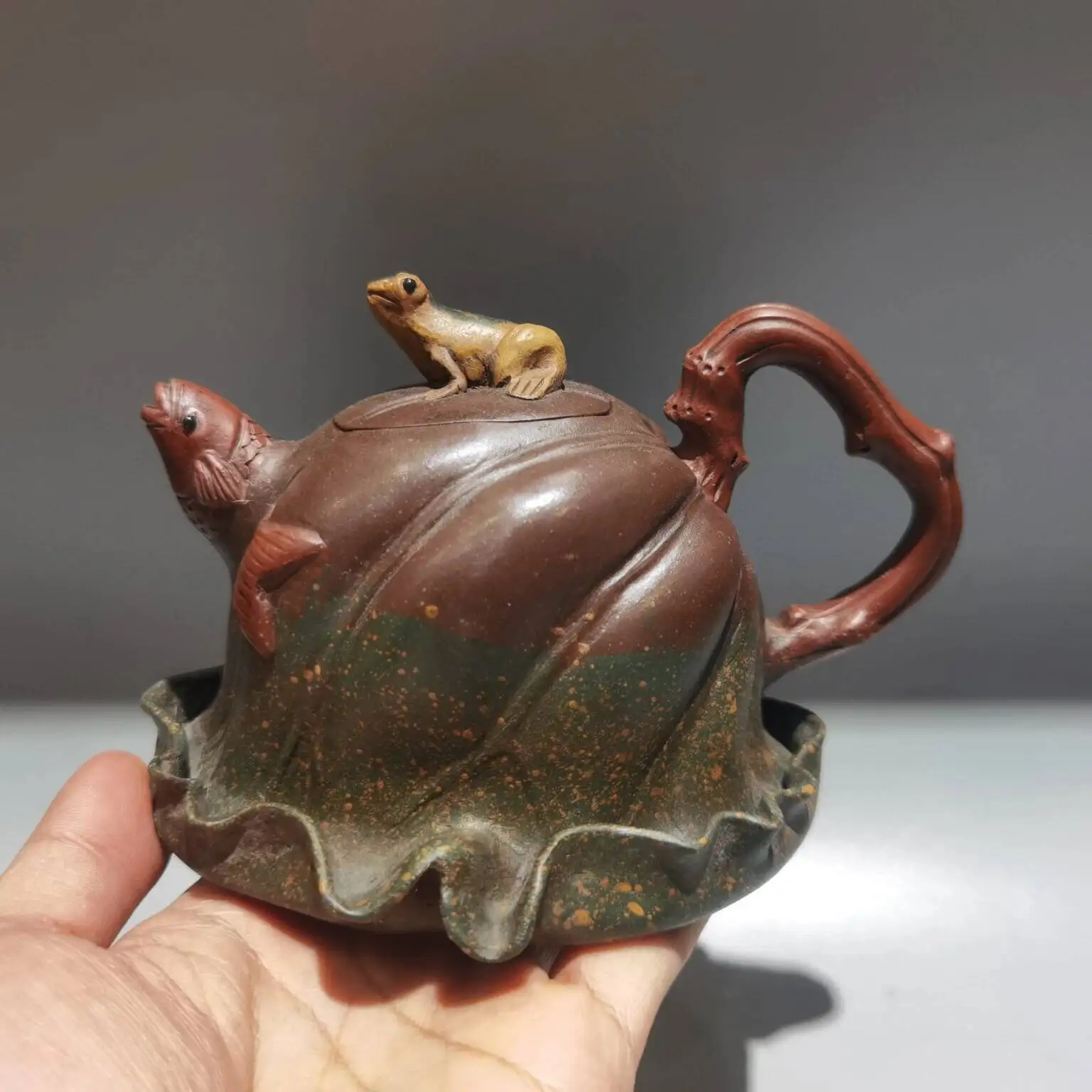 Chinese Yixing Zisha Clay Handmade Exquisite Teapot 360cc
Chinese Yixing Zisha Clay Handmade Exquisite Teapot 360cc