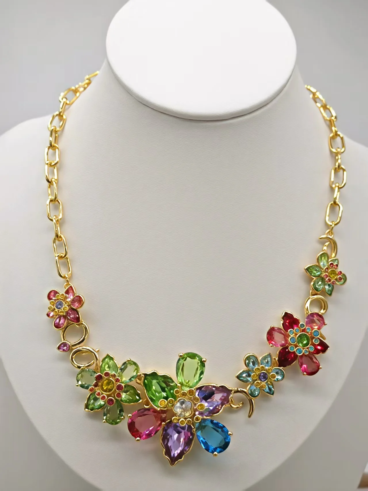 2025 New Dopamine Jungle Garden Colorful Flower Necklace
2025 New Dopamine Jungle Garden Colorful Flower Necklace