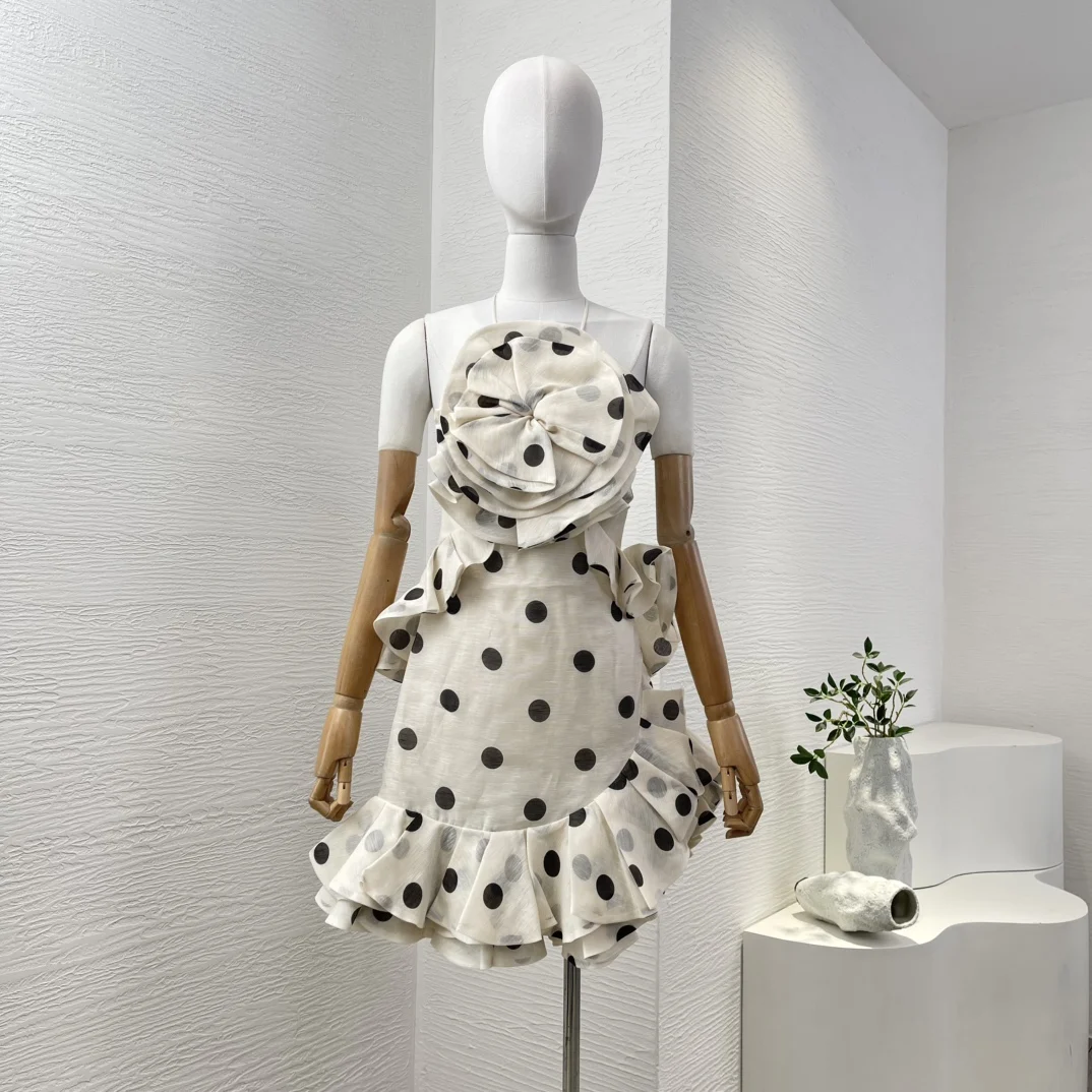 2025 High Quality White Black Dot Print Flowers Appliqued Halter Ruffles Irregular Hem Mini Dress
2025 High Quality White Black Dot Print Flowers Appliqued Halter Ruffles Irregular Hem Mini Dress