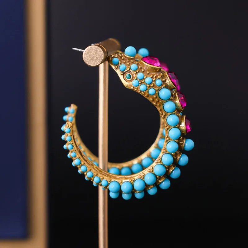 Court Antique Earrings, Light Luxury, High-end Sense, Niche Temperament Earrings, Color Diamond-set C-shaped Geometric Earrings
Court Antique Earrings, Light Luxury, High-end Sense, Niche Temperament Earrings, Color Diamond-set C-shaped Geometric Earrings