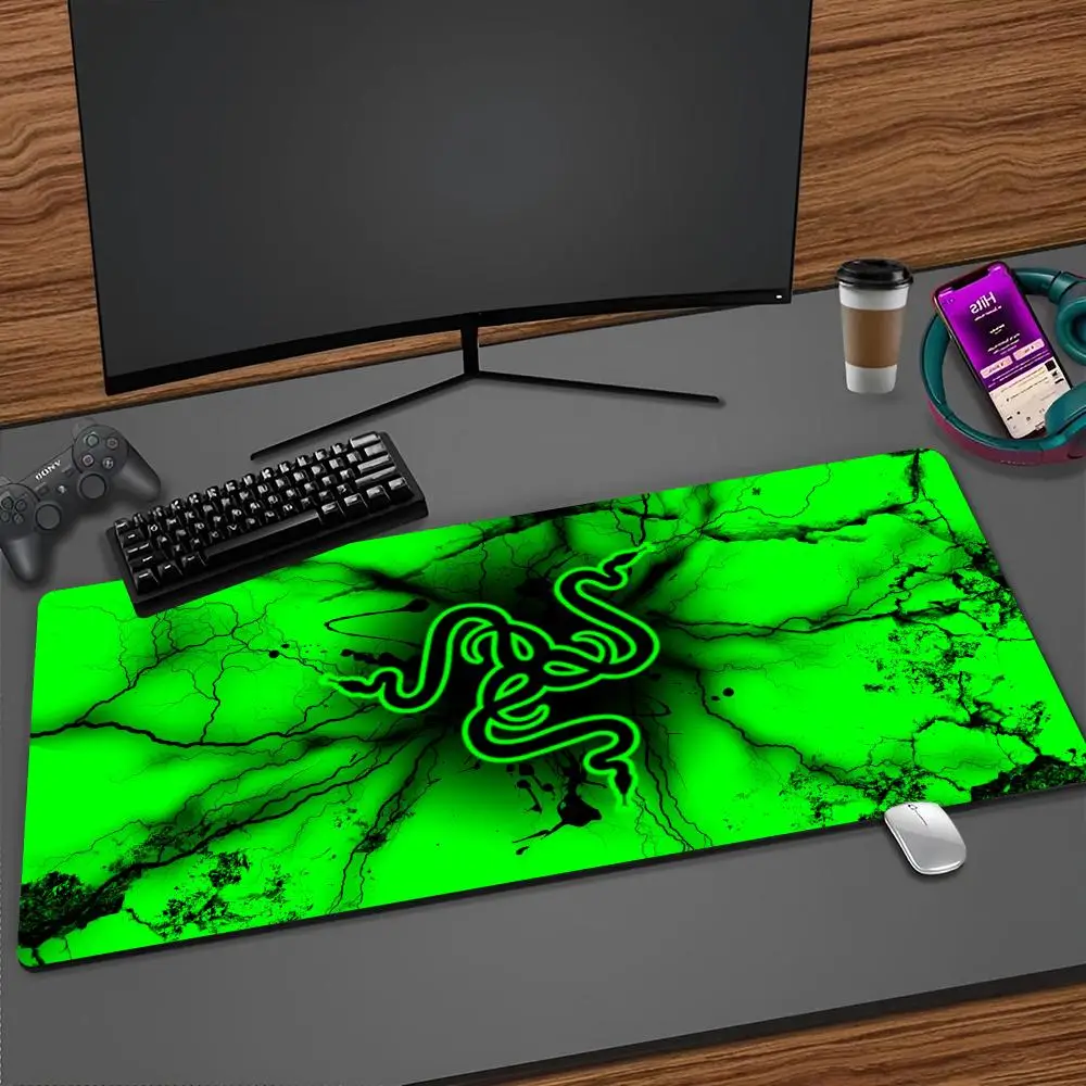 Luxury Fashion Razer Mouse Pad Cartoon Lockedge Large Gaming Pad Computer Gamer Keyboard Mat Desk Mousepad PC Desk Pad
