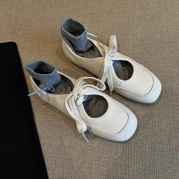 Универсальные белые кроссовки, женские удобные туфли Мэри Джейн из натуральной кожи на шнуровке в стиле ретро с квадратным носком
Универсальные белые кроссовки, женские удобные туфли Мэри Джейн из натуральной кожи на шнуровке в стиле ретро с квадратным носком