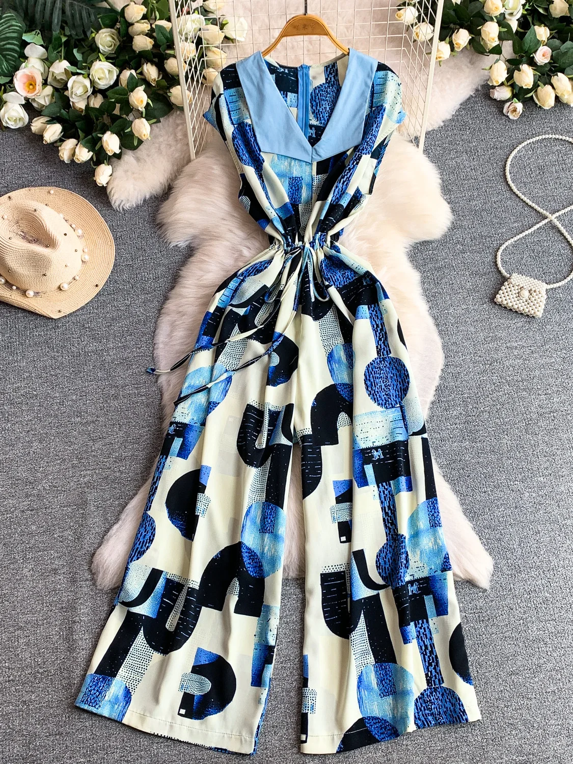 Fashionable Sleeveless Wide Leg Pants Women's Ensemble High Waist Slimming Print Turn-down Collar Summer 2026 Trendy Style
Fashionable Sleeveless Wide Leg Pants Women's Ensemble High Waist Slimming Print Turn-down Collar Summer 2026 Trendy Style