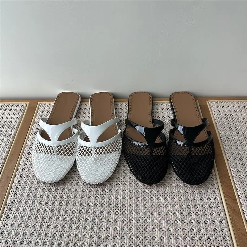 2025 Women's Summer New Style Baotou Slippers Outer Wear Genuine Leather Hollow Sandals
2025 Women's Summer New Style Baotou Slippers Outer Wear Genuine Leather Hollow Sandals